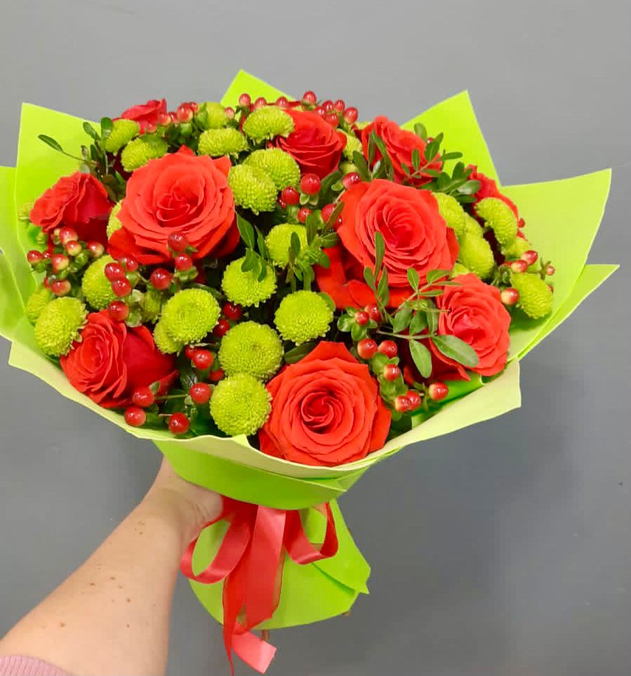 Букет цветов из: Хризантемы и Розы в Плесецке