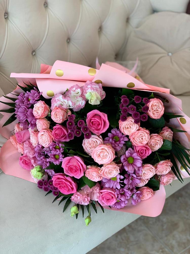 Букет цветов из: Хризантемы, Розы и Лизиантусы в Плесецке