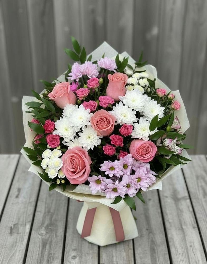Букет цветов из: Альстромерии, Гвоздики, Розы и Хризантемы в Плесецке