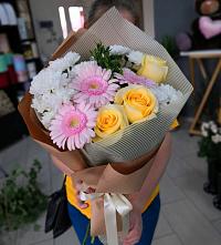 Букет цветов из:  Герберы, Розы и Хризантемы в Плесецке