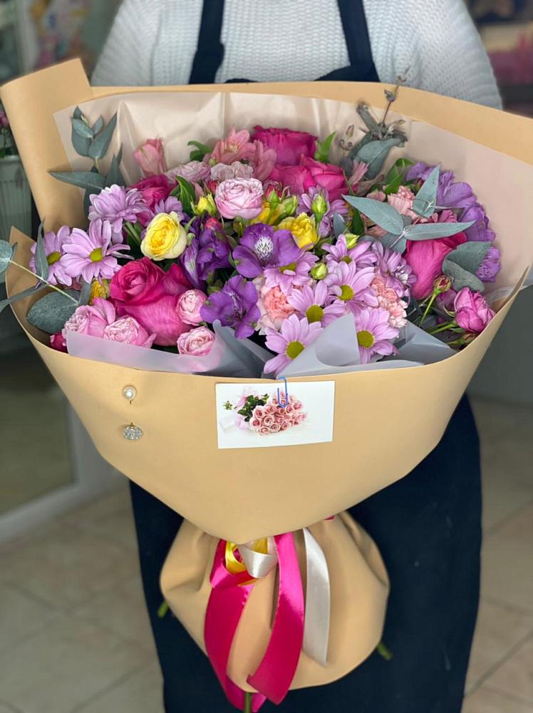 Букет цветов из: Хризантемы, Гвоздики и Альстромерии в Плесецке