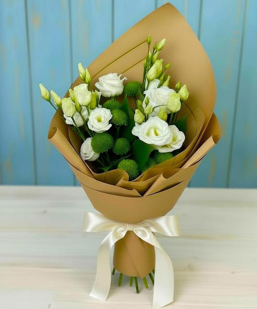 Букет цветов из: Хризантемы и Лизиантусы в Плесецке