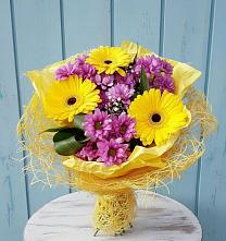 Букет цветов из:  Хризантемы и Герберы в Плесецке