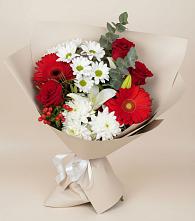 Букет цветов из:  Розы, Хризантемы, Герберы и Лилии в Плесецке