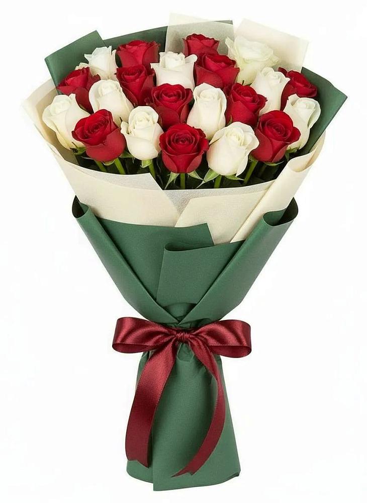 Букет Микс из красных и белых роз в Плесецке