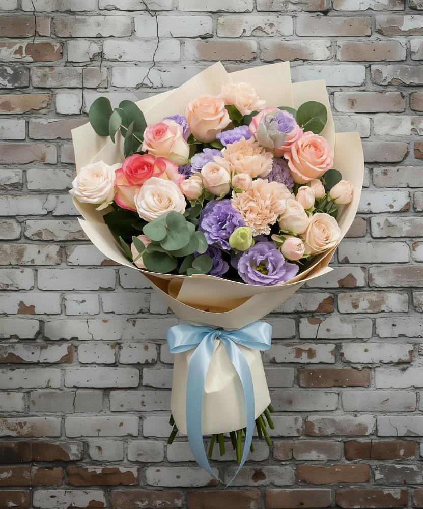 Букет цветов из: Розы, Лизиантусы и Гвоздики в Плесецке