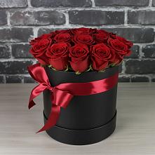 Цветочная композиция из Розы в шляпной коробке в Плесецке