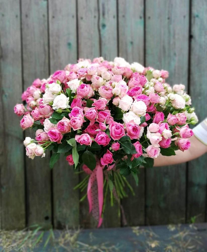 Букет Розовые кустовые розы Натали и Лав Лидия в Плесецке