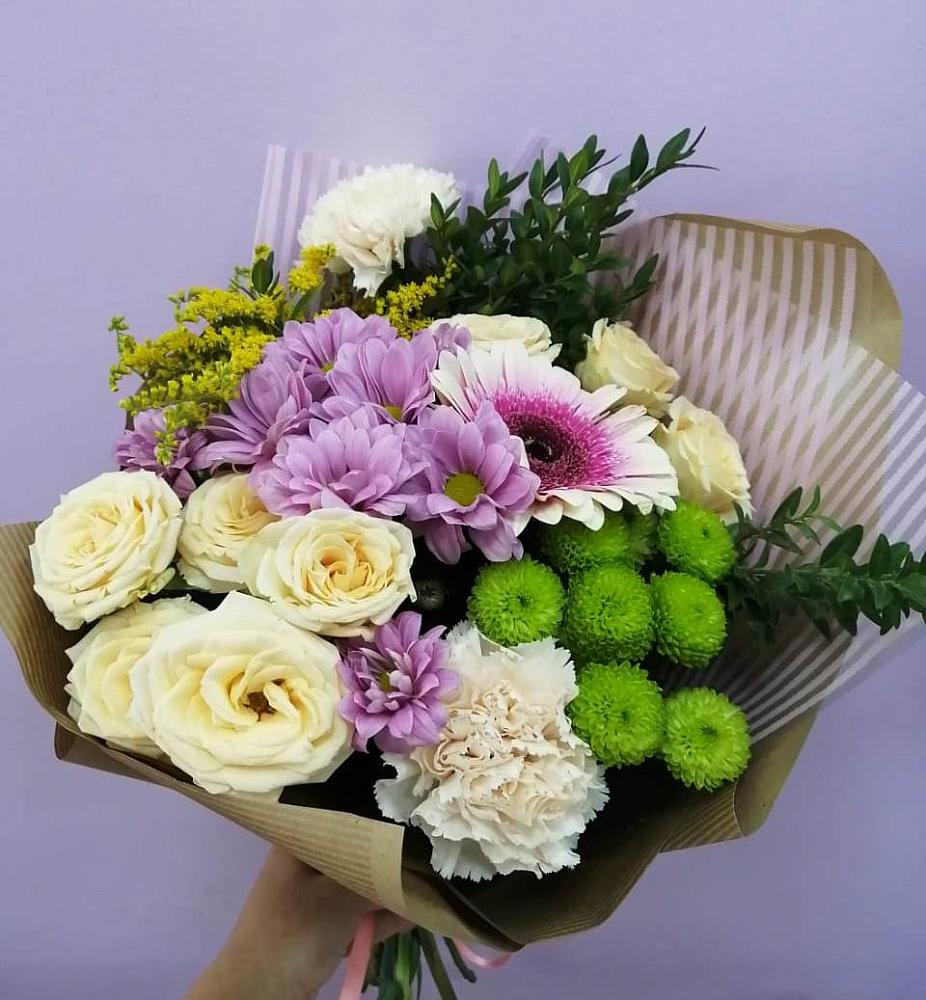 Букет цветов из: Хризантемы, Розы, Гвоздики и Герберы в Плесецке