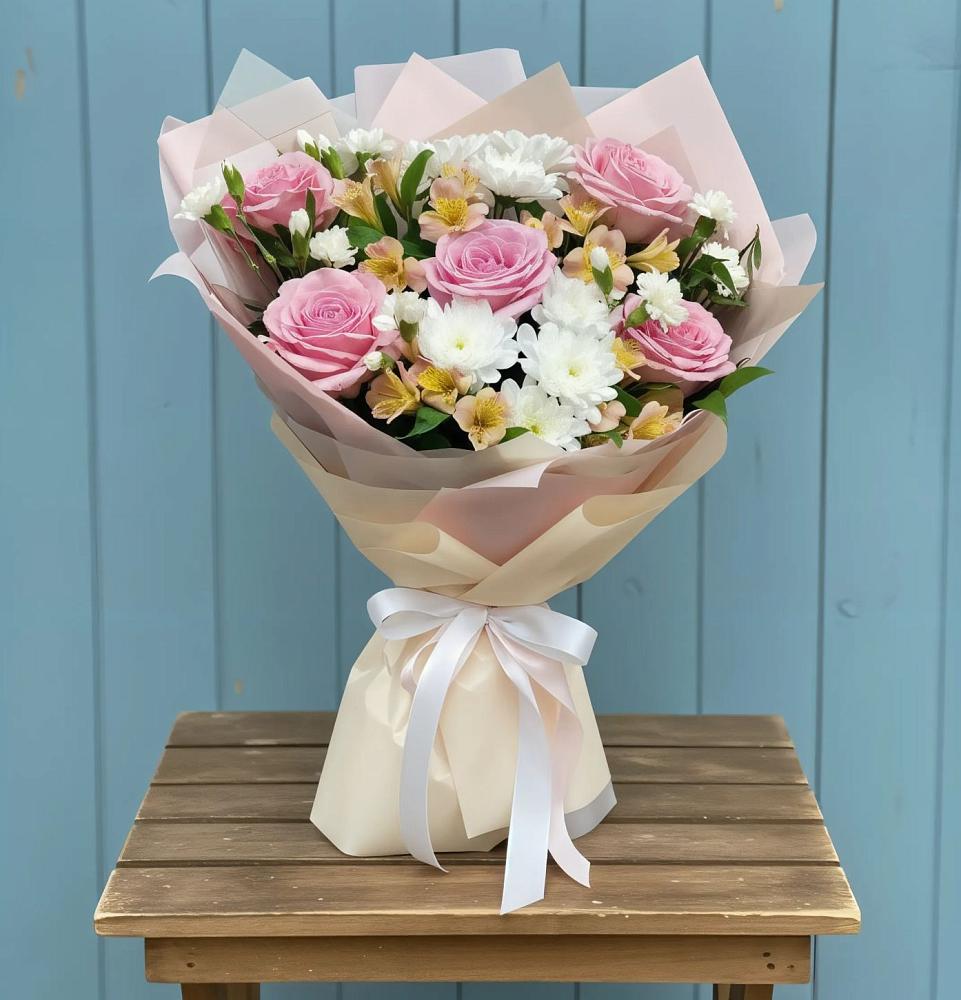 Букет цветов из: Гвоздики, Орхидеи и Розы в Плесецке