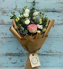 Букет цветов из:  Розы и Лизиантусы в Плесецке
